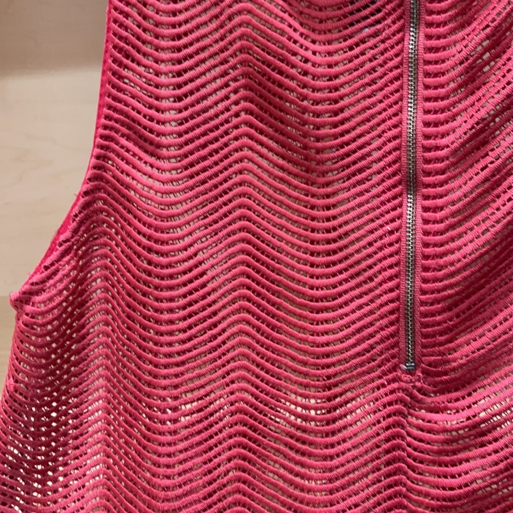 Textured top - Picture 5 of 6